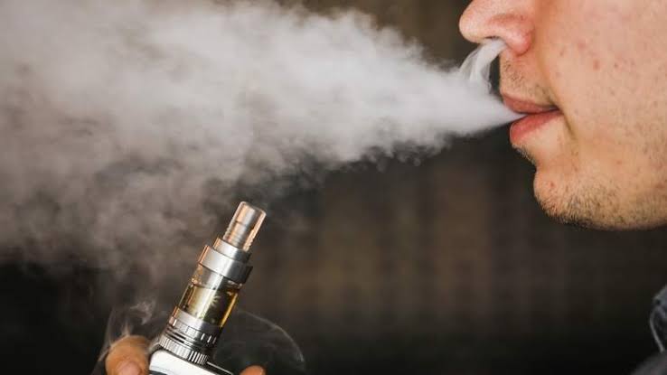 Use of vapes and e-cigarettes in the PH