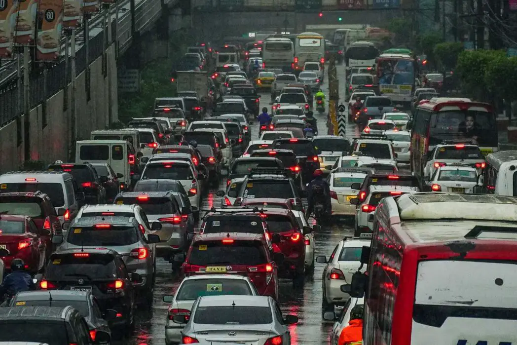 EDSA traffic dilemma, could this be solved? 